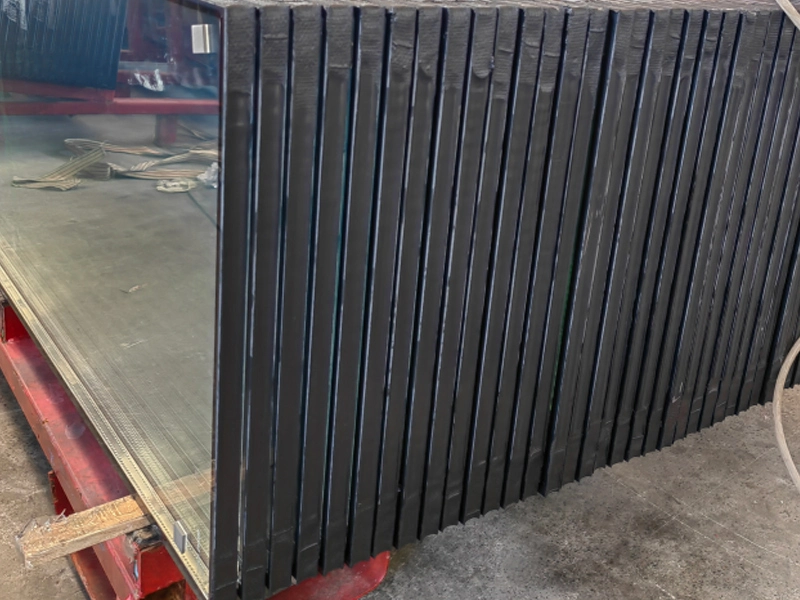 Akustik cam gürültüyü azaltır