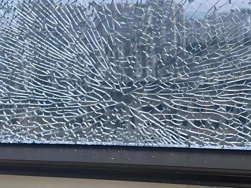 Temperli camın kendiliğinden kırılmasının nedeni